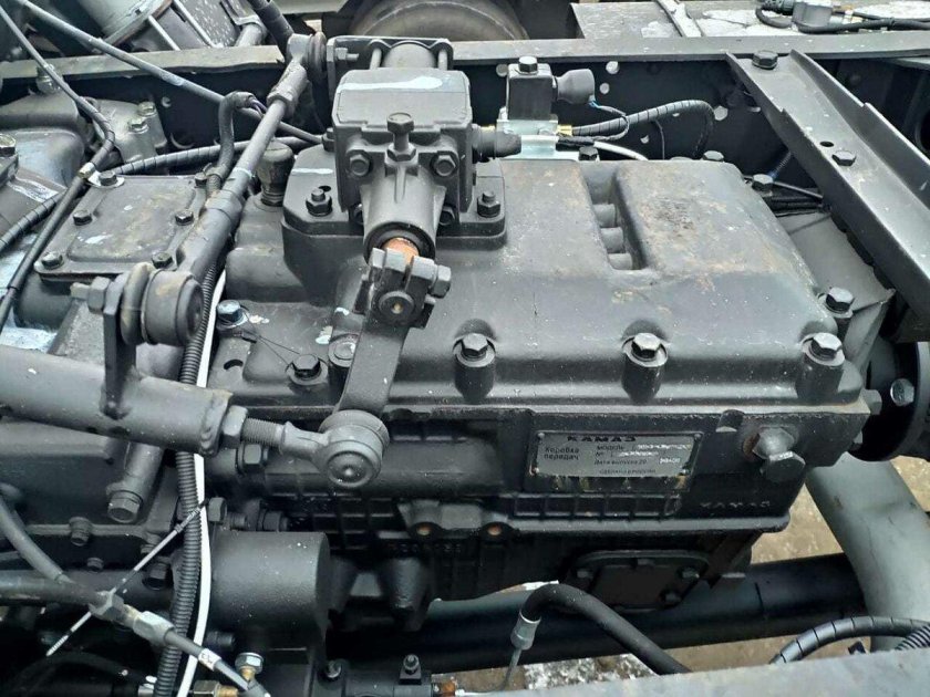 КАМАЗ 5350 двигатель