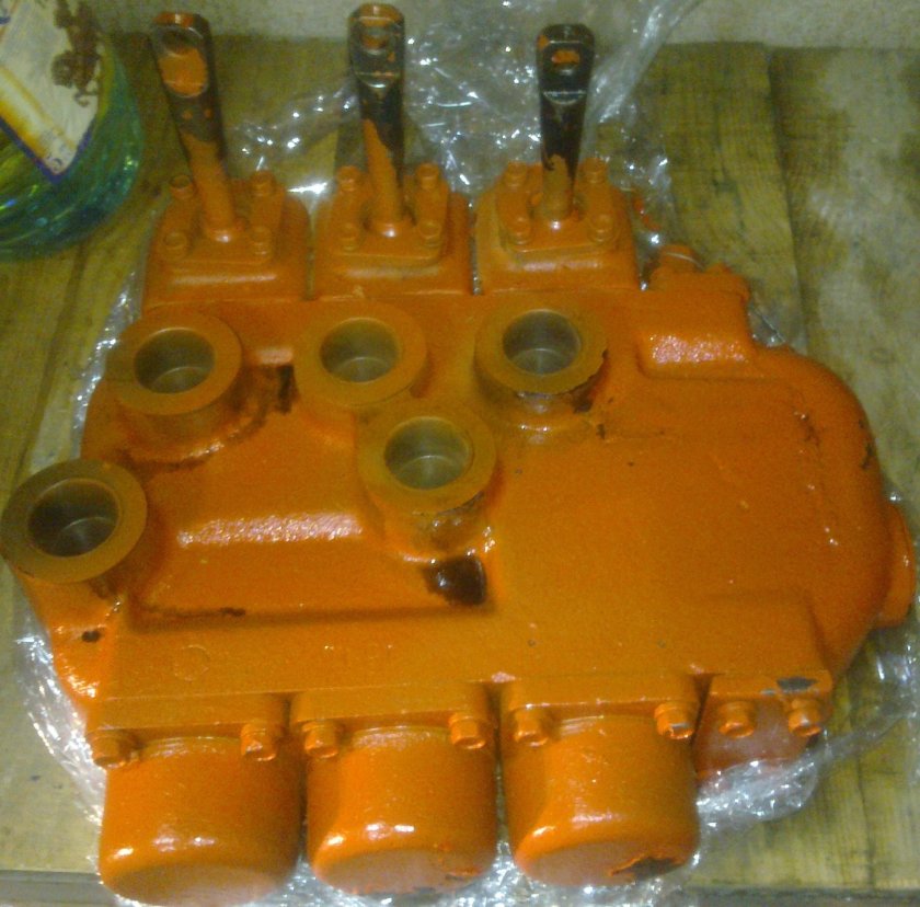 Гидрораспределитель МОАЗ 40484