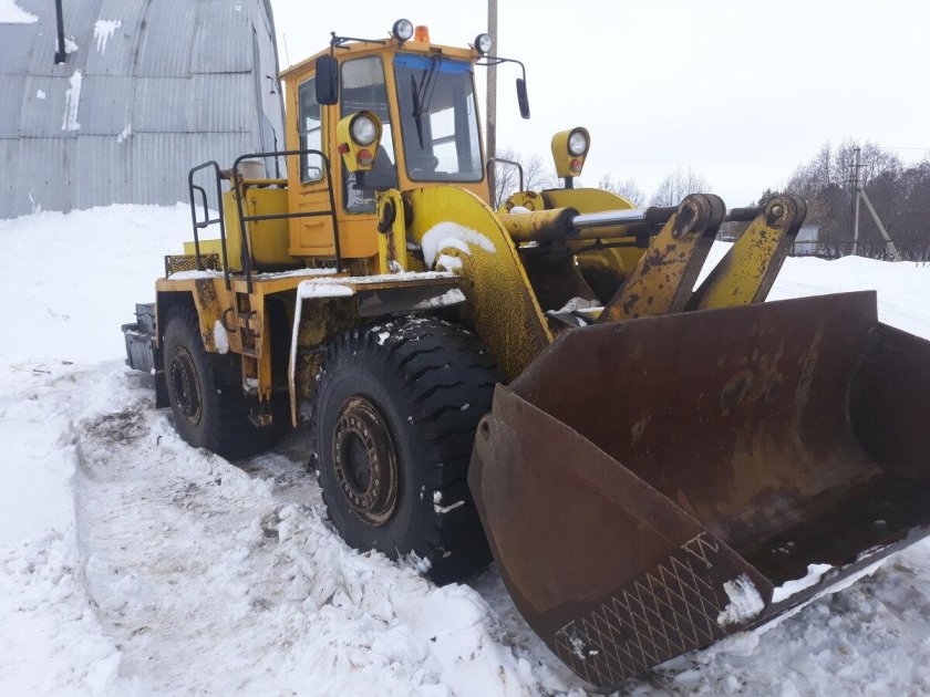 Фронтальный погрузчик МОАЗ 40484