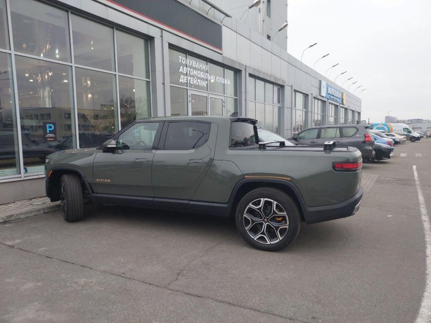 Американский электропикап Rivian