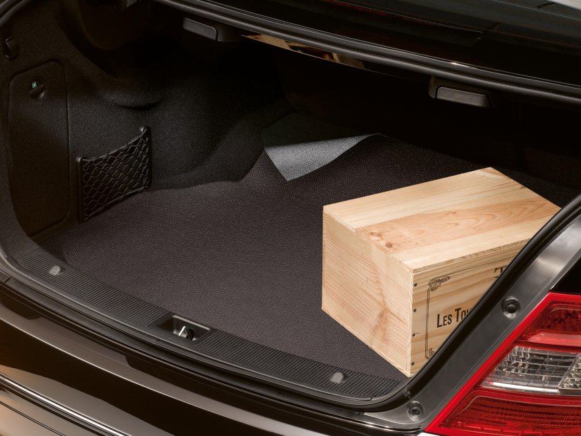 Антискользящий в багажник