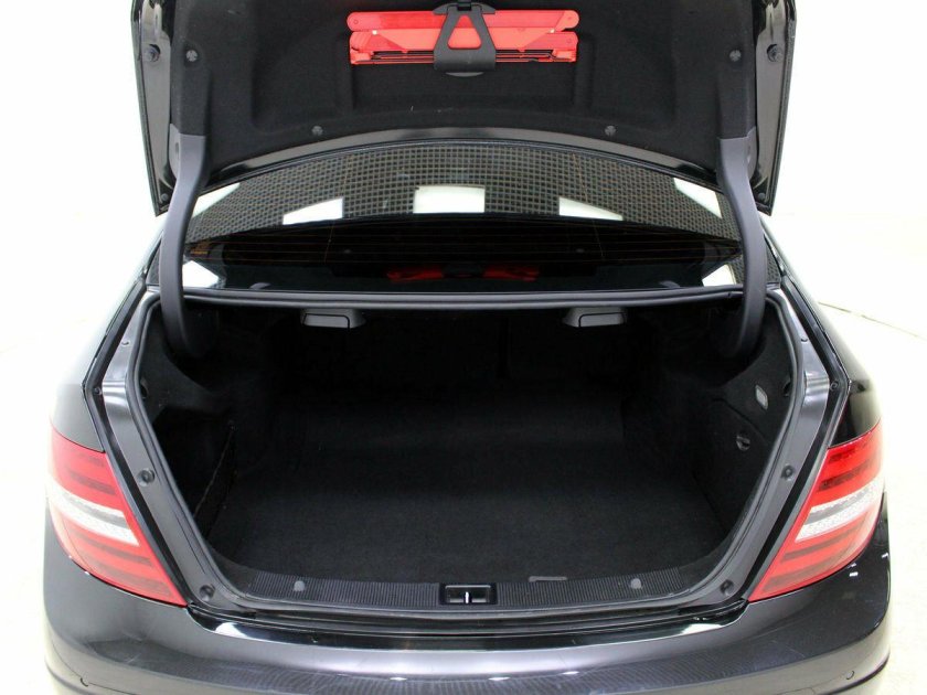 Багажник Mercedes Benz w204