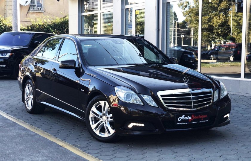 Мерседес-Бенц е200 2009