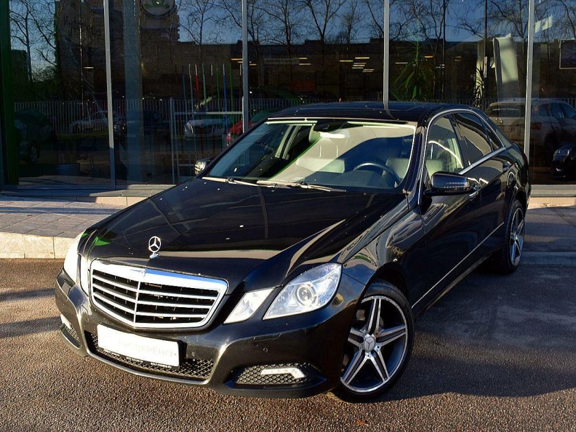 Мерседес-Бенц е200 2009