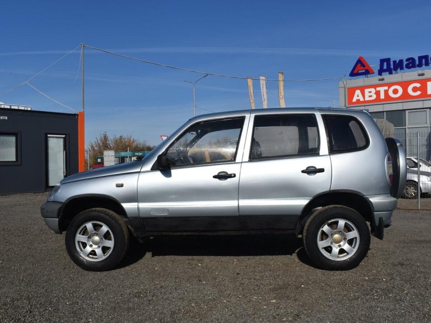 ВАЗ 2123 2000 год