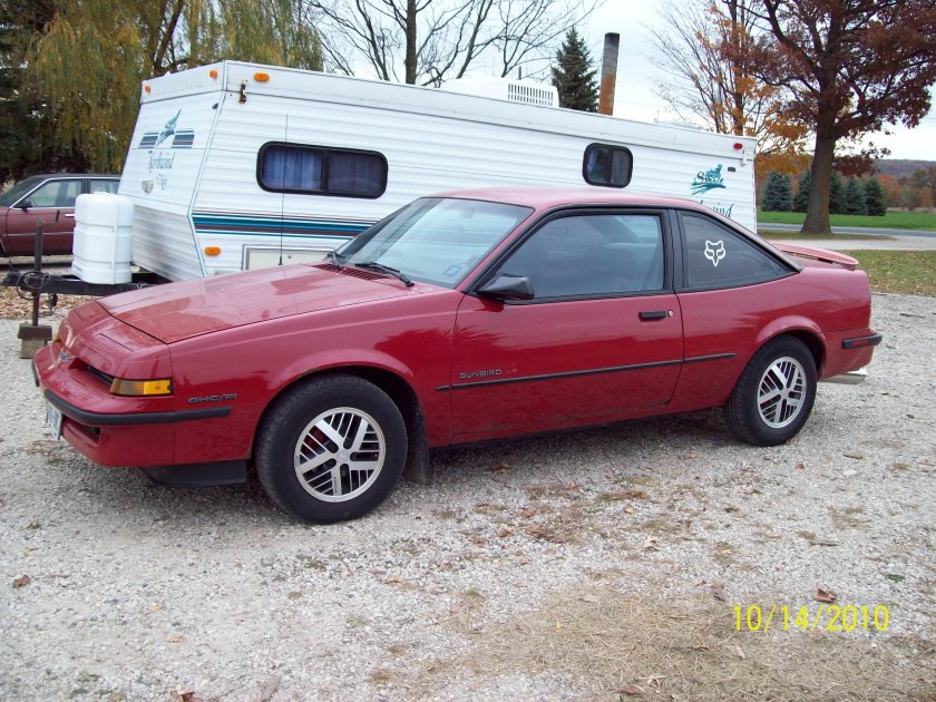 Pontiac Sunbird 1990