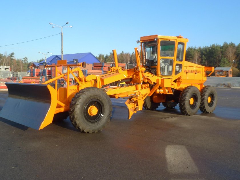 Автогрейдер 6х6