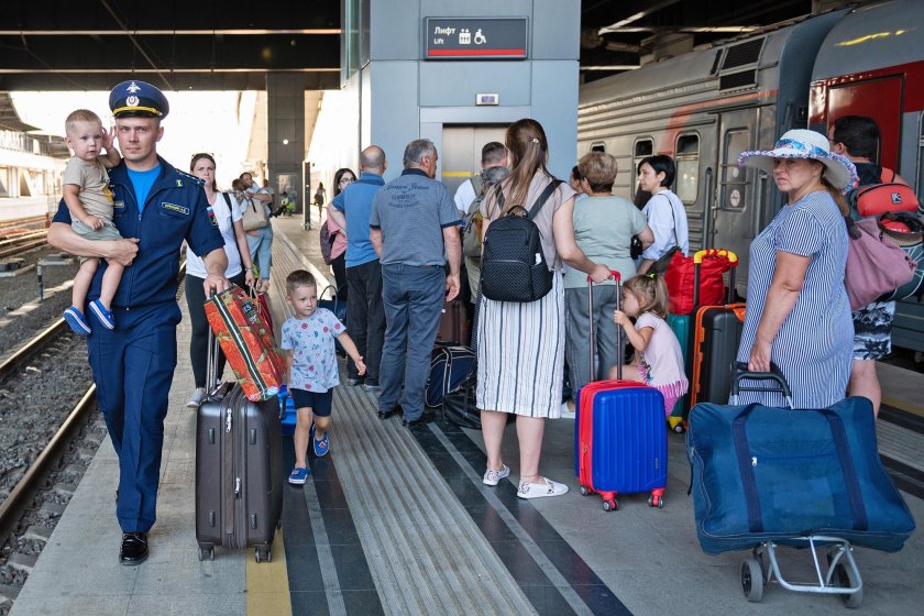 Пассажиры в поезде