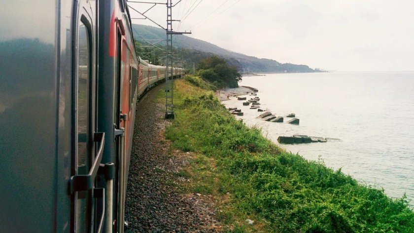 Туапсе-Сочи железная дорога вдоль моря