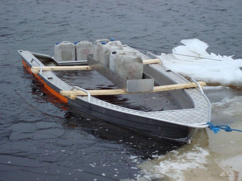 Лодка Вельбот 37