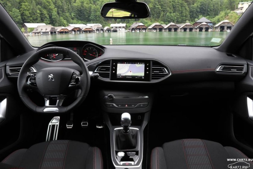 Новый Пежо 308 салон