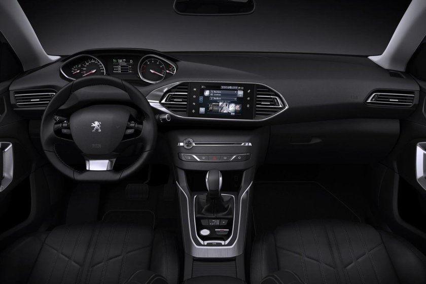 Новый Пежо 308 салон