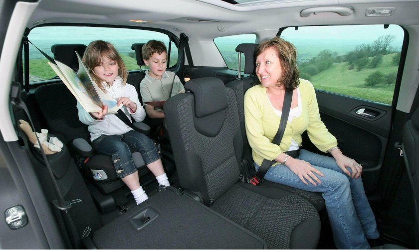 Peugeot 308 SW салон третий ряд