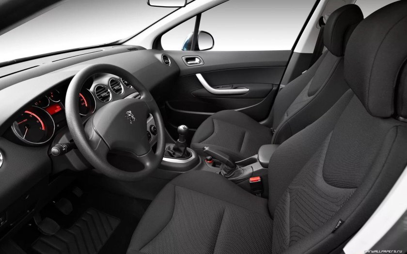 Пежо 308 SW салон