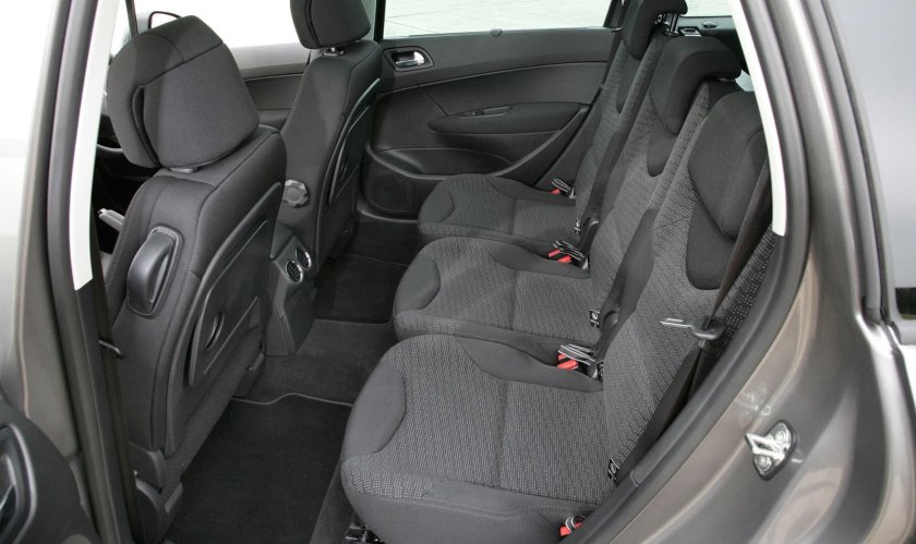 Peugeot 308 SW салон