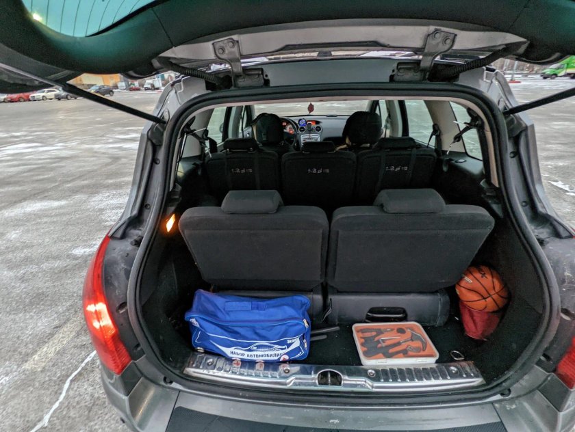 Пежо 308 SW 7 мест