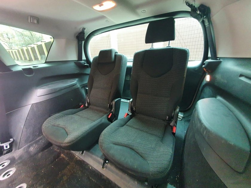 Сиденья Peugeot 308 SW