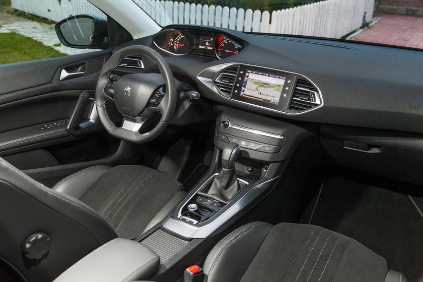 Новый Пежо 308 салон