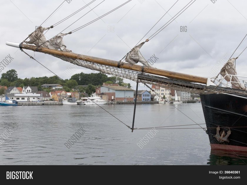 Бушприт корабля