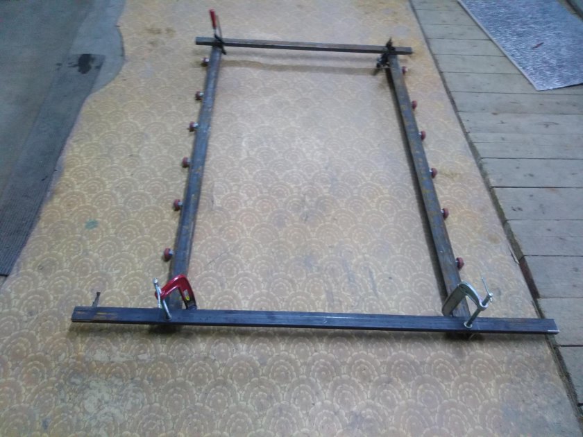 Платформа грузовая выкатная Toyota Hilux