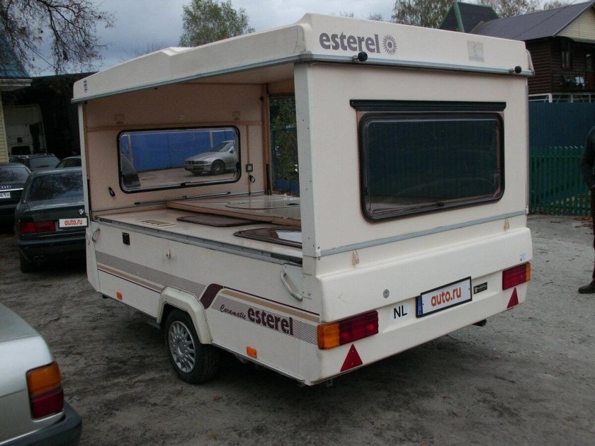 Прицеп дача трансформер Esterel 390