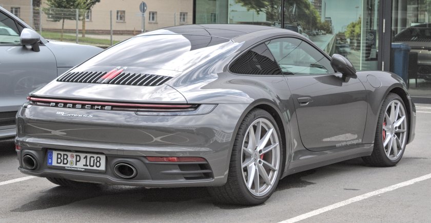 Porsche 992 Carrera 4s