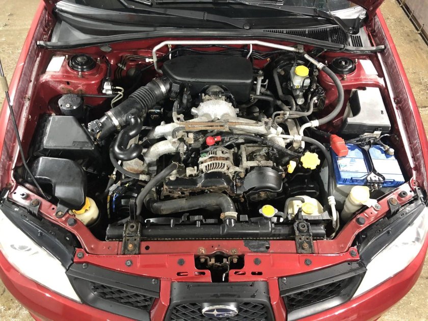 Подкапотка Субару Импреза 2008