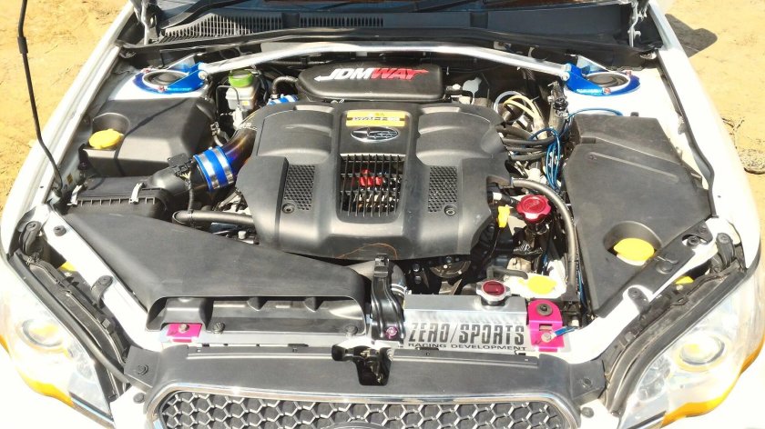 Subaru Legacy 2008 под капотом