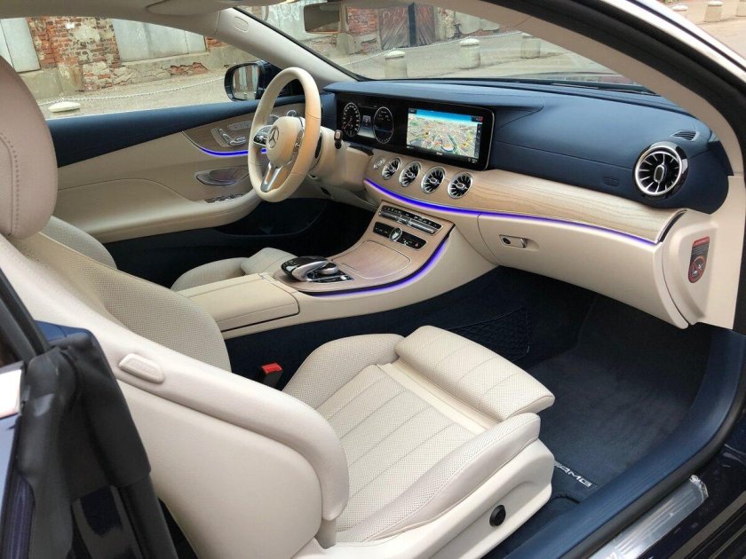 Mercedes e Coupe 2021 белый салон