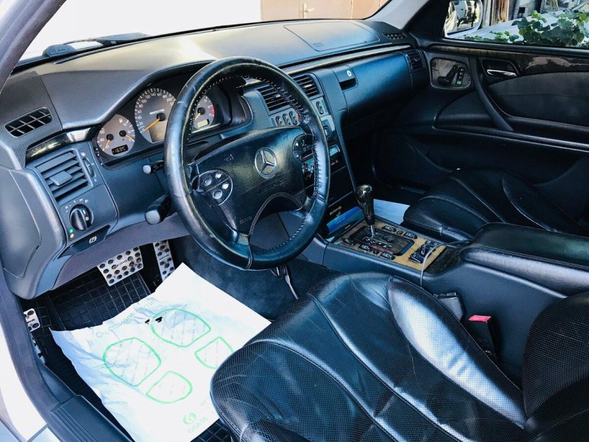 Мерседес 210 5.5 AMG салон