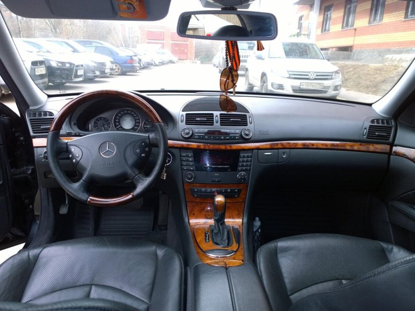 Мерседес w211 2003