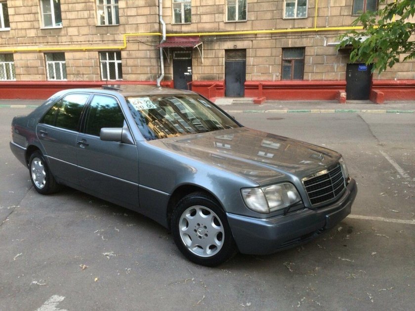 Мерседес 140 серый