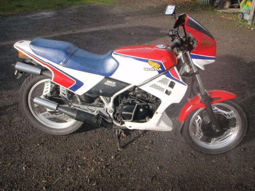 Honda mvx250f