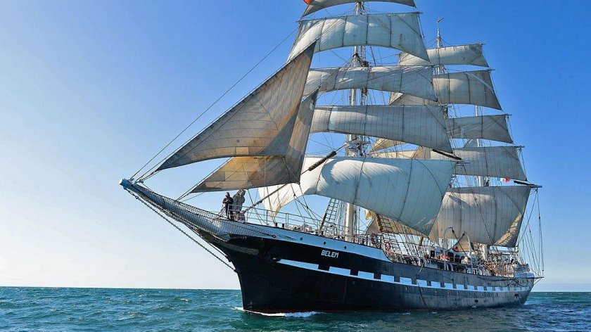 Трехмачтовый парусник Барк