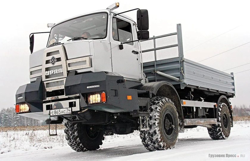 Урал самосвал бескапотник