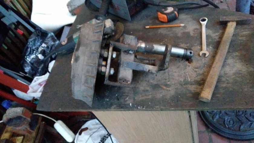 Прицеп ЧМЗАП 81241 подвеска