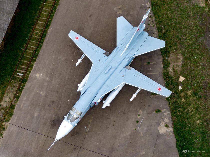 Су24 самолет
