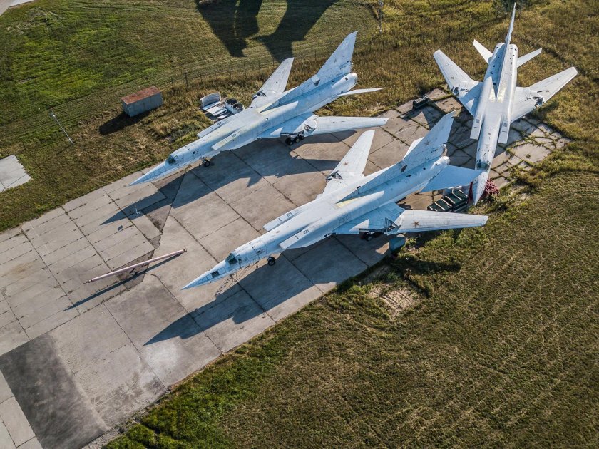 Изменяемая стреловидность крыла Су 24