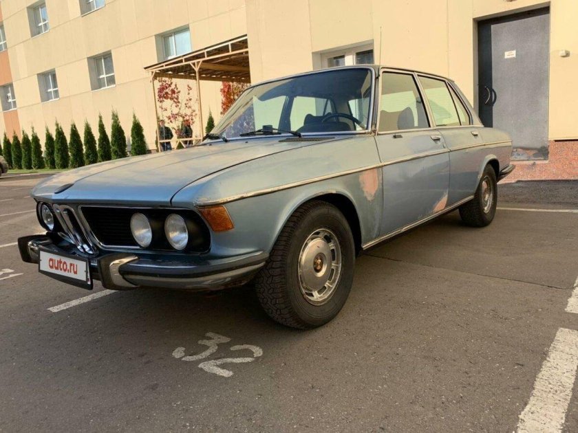 BMW 1975 года