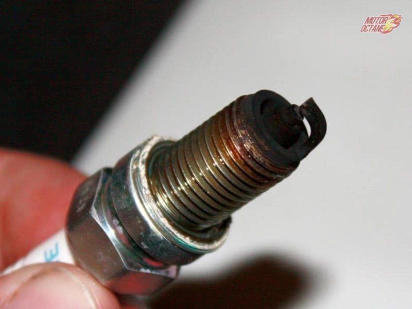 Чёрные свечи зажигания ВАЗ 2107 карбюратор