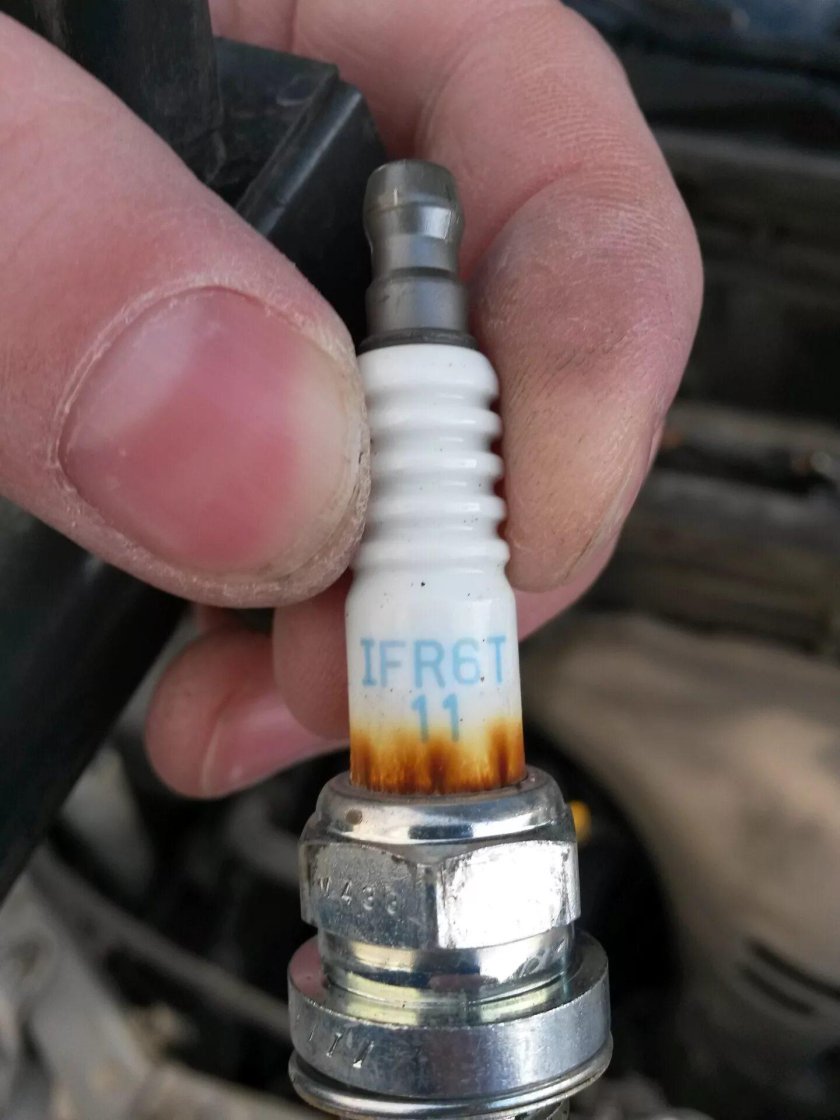 Пробитие изолятора свечи зажигания а23