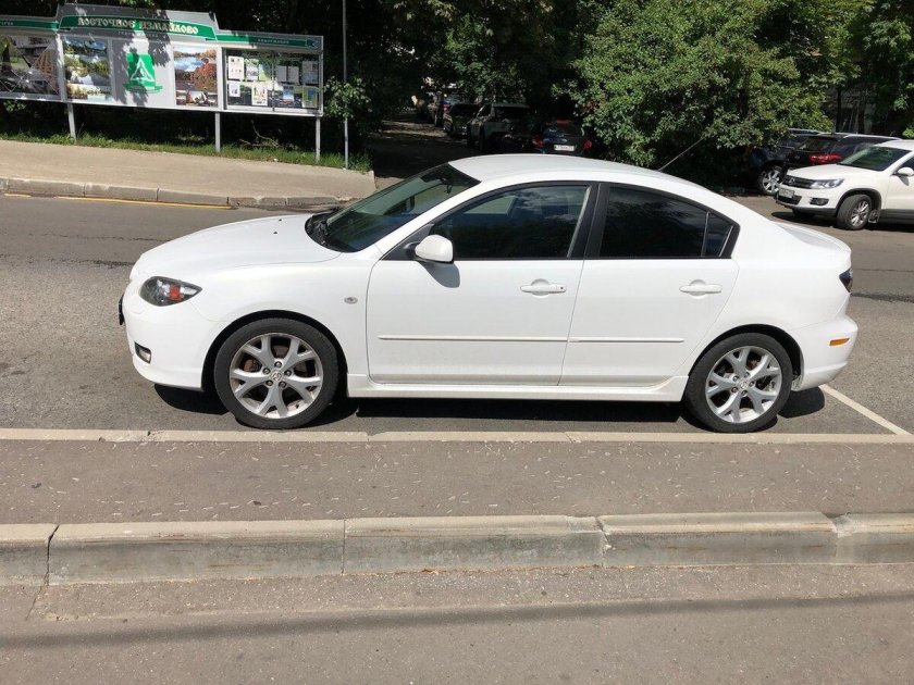 Мазда 3 спорт машина