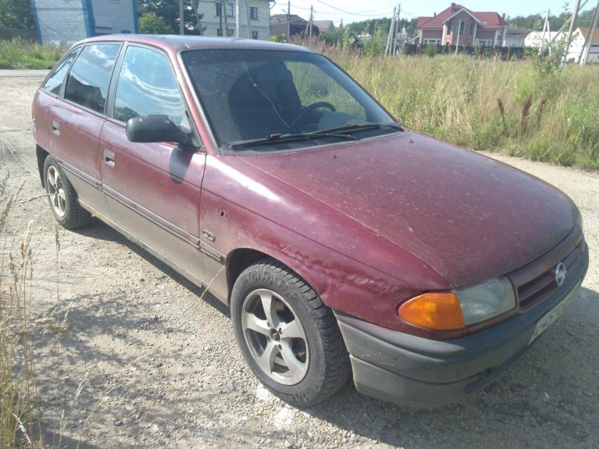 Опель Астра 1993 года