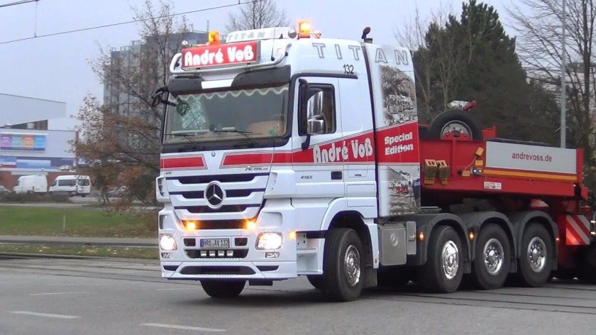 Mercedes Benz Actros v8