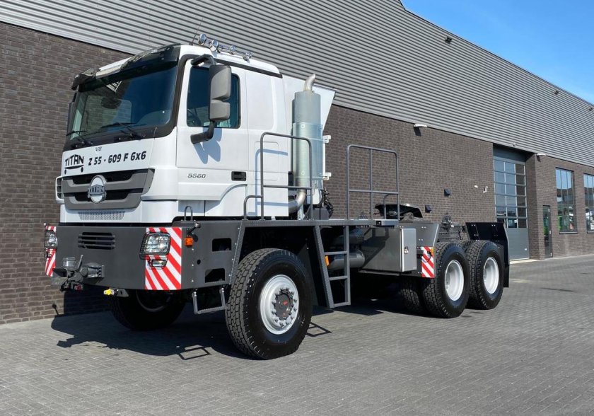 Тягач Titan z70