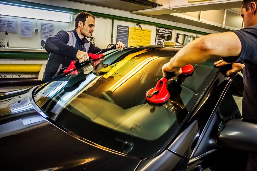 Автостекло машина