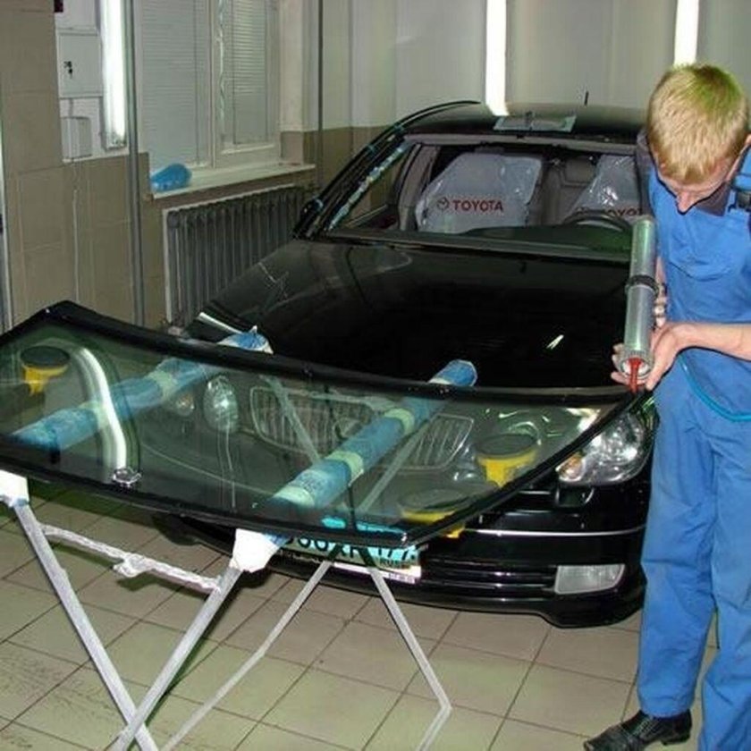 Вклейка лобового стекла