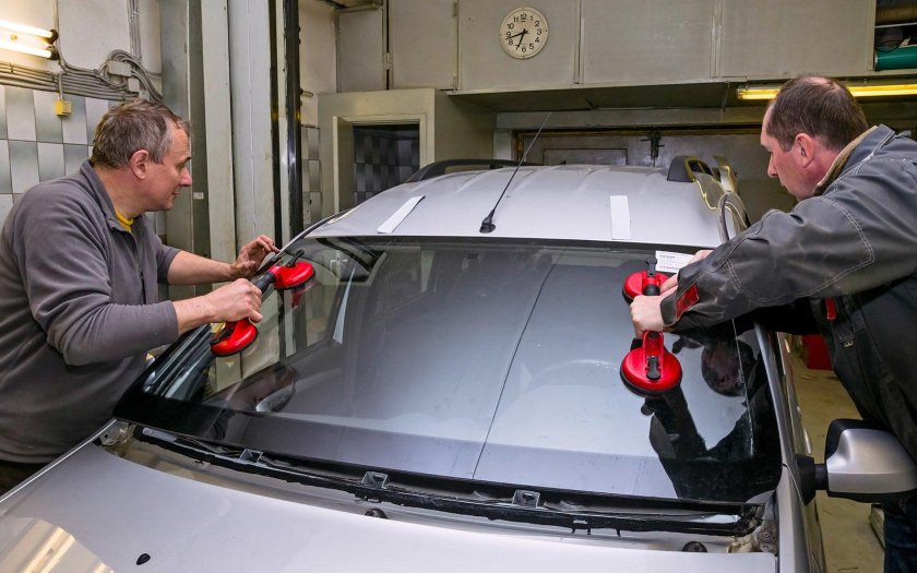 Вклейка автостекол