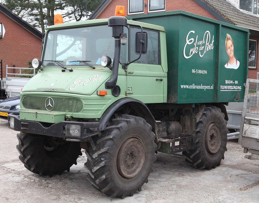 Мерседес Унимог 407