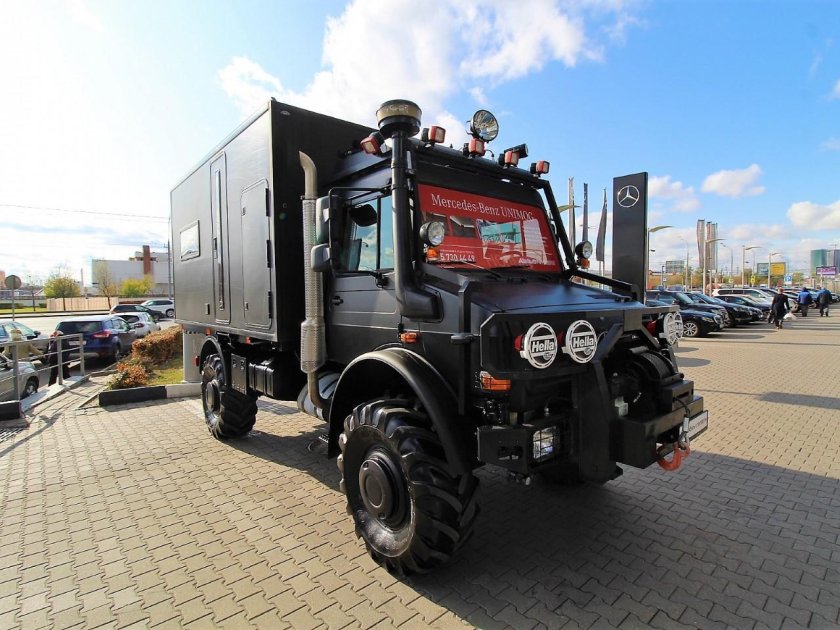 Mercedes Unimog u5000